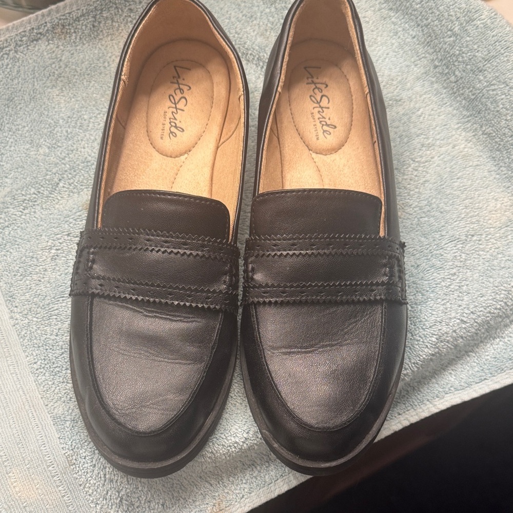 Life Stride Classic Black Loafers